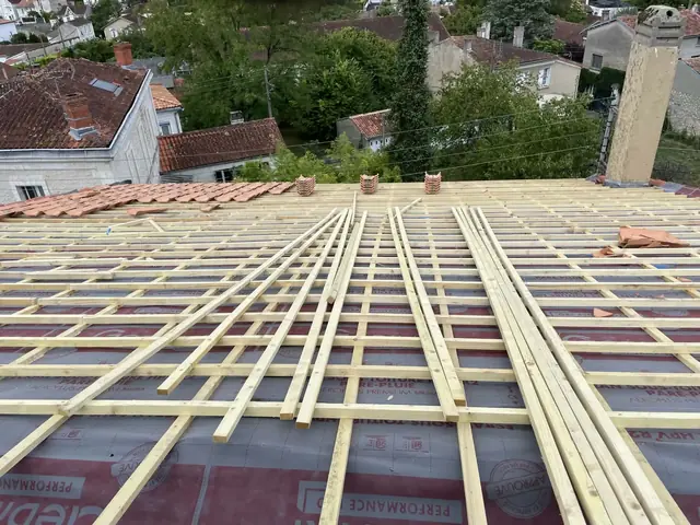 Réfection de charpente et pose de liteaux avant tuiles, Charente